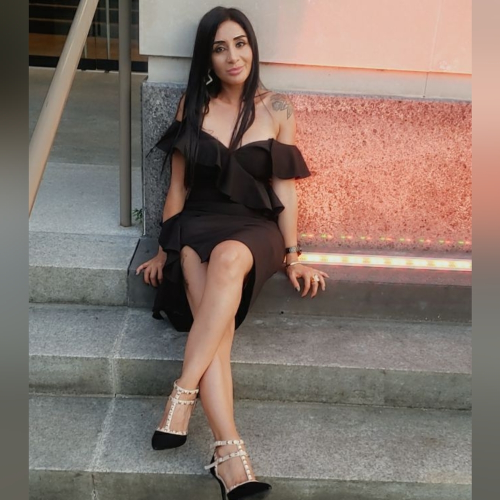 Meet your Posher, Angela